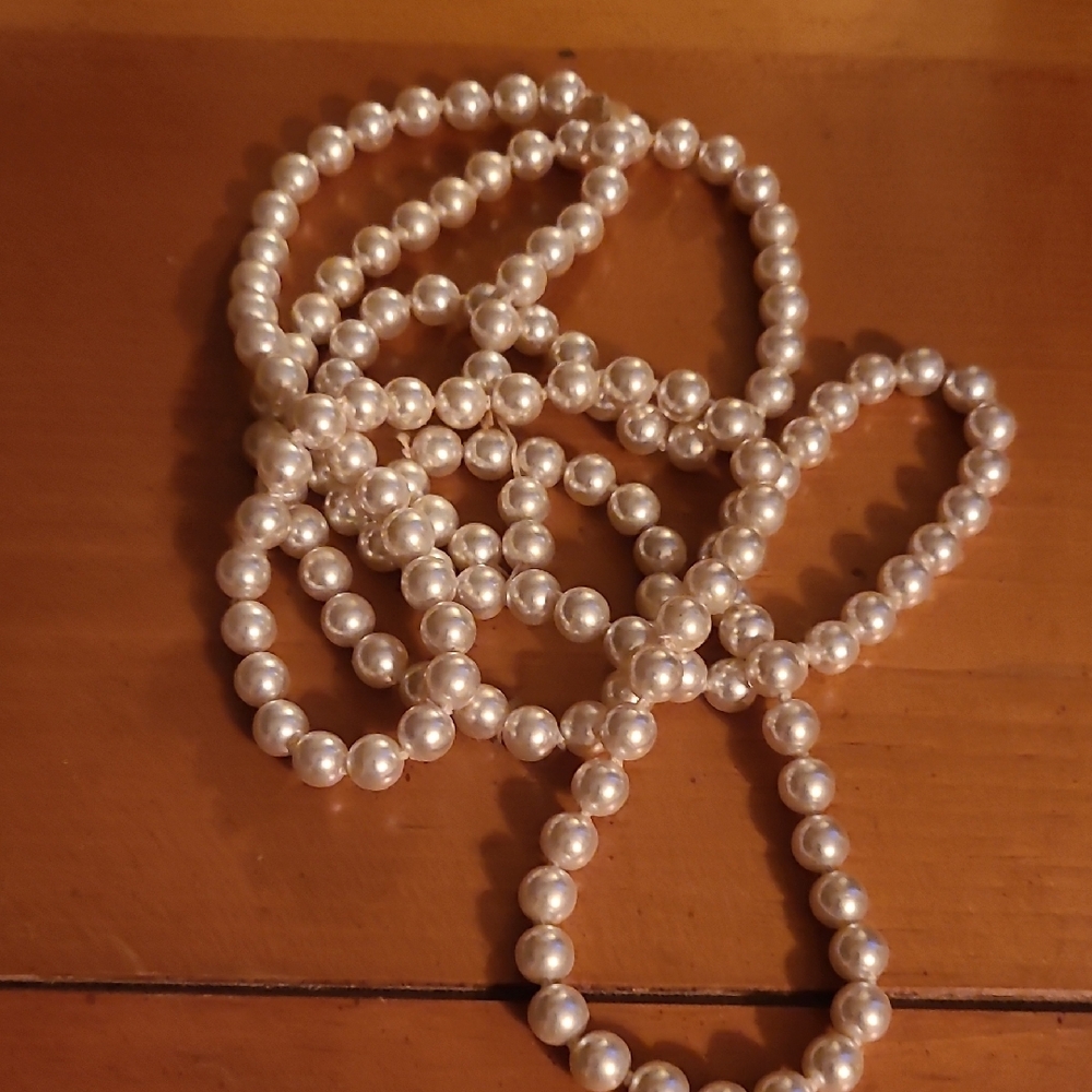 Elegant Pearl Necklace